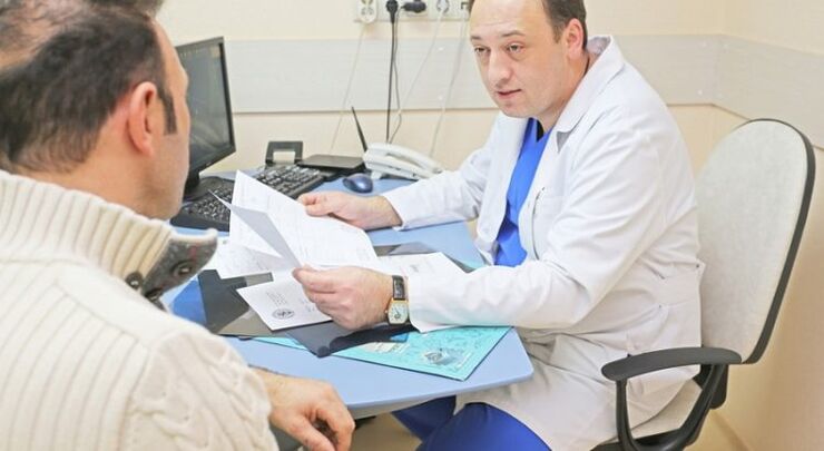 A man consults a urologist
