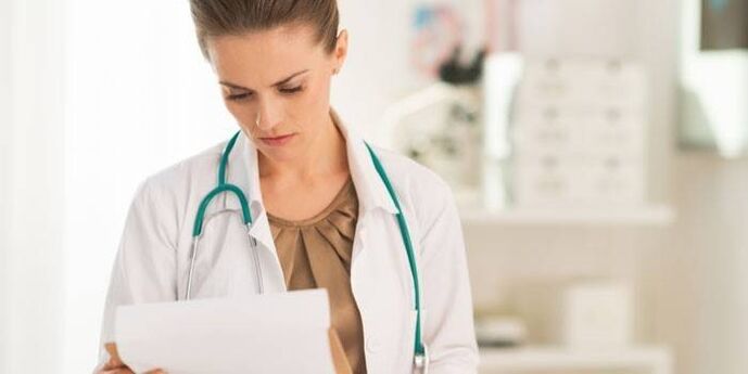 the doctor reviews tests for the diagnosis of papillomavirus